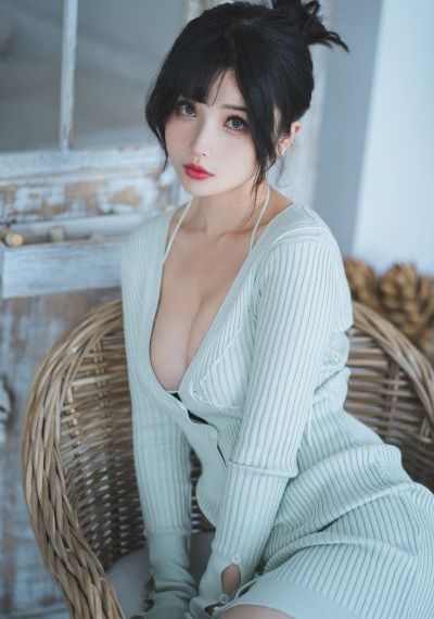 挠美女脚心